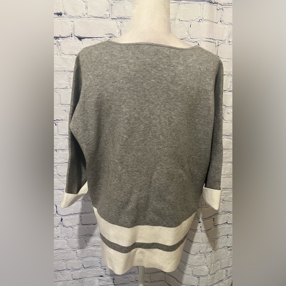 Max Studio Women’s Size 1X Sweater Gray with White Banding Super Soft! - Picture 4 of 6